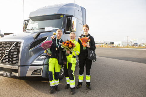 Glada ansikten från vänster Rasmus Gustavsson från Växjö fria fordonsgymnasium, Mimmi Roslin, Nils Holgerssongymnasiet i Skurup samt Wilmer Sandelius, Malenagymnasiet i Sjöbo. Foto Evelina Carborn.