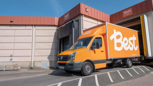  Best Transport fortsätter att kraftigt expandera verksamheten. Nu mer än dubblerar last mile-aktören terminalytan i Göteborg. Genom den 4 000 kvm stora terminalen kan Best Transport optimera flöden för tusentals paket dagligen. 