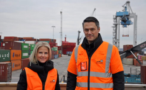 Hamnens styrelseordförande Maria Hägg och Bart Steijaert, vd i Helsingborgs Hamn. Foto: Helsingborgs Hamn
