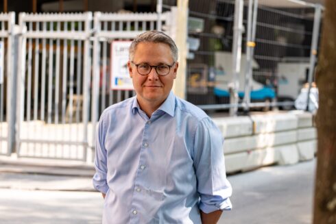 "Jag är redo att ta fighten för svenska folkets intressen oavsett om det handlar om utbyggnad av järnvägen, ordning och reda i transportsektorn eller ett enhetligt biljettsystem för tågen i Europa", säger Johan Danielsson (S).