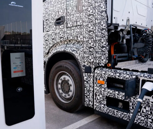  Testerna görs med en prototyp av Mercedes-Benz eActros 600. Foto: Daimler Truck/Milence/Power Electronics.