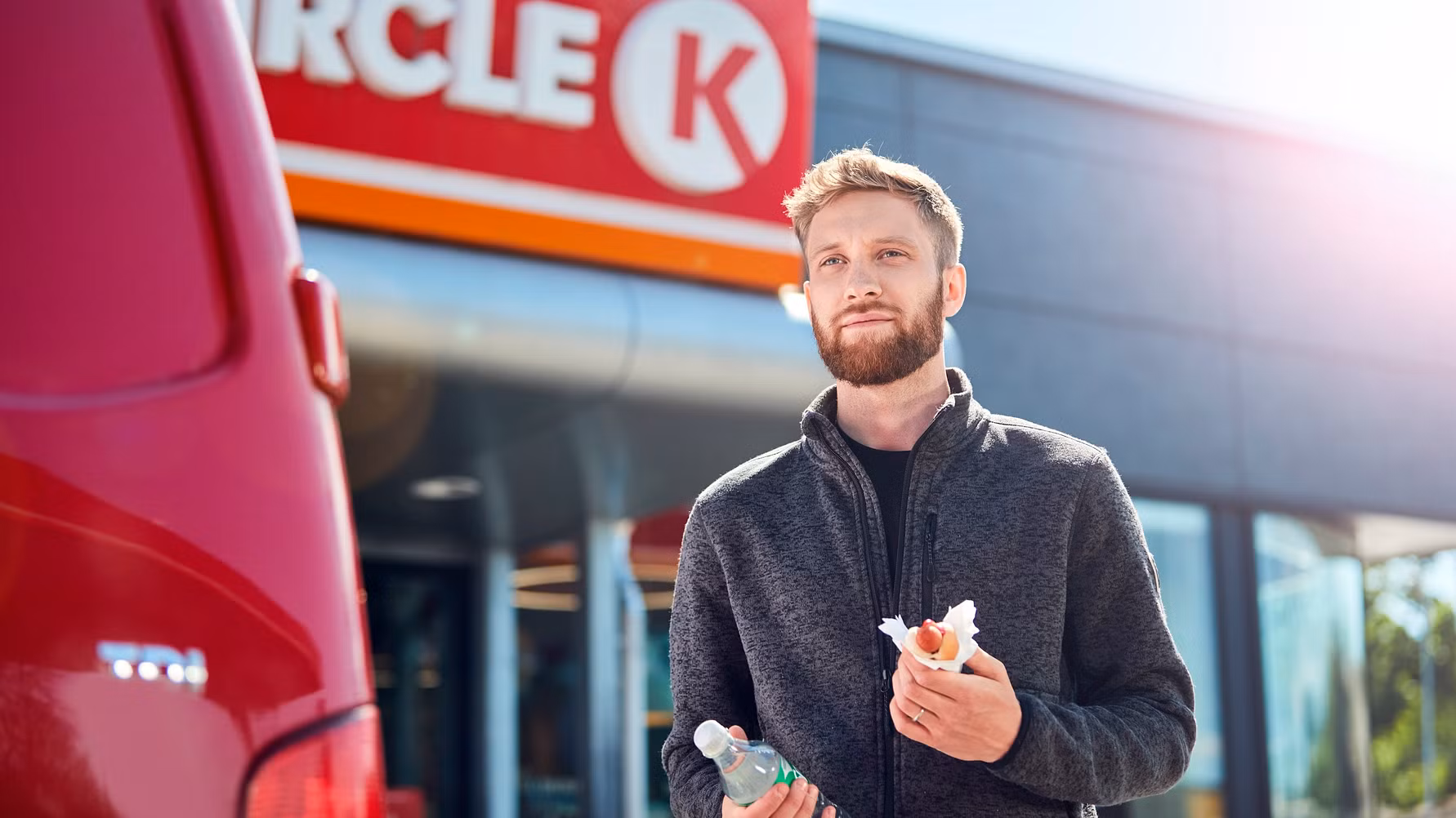 Svenska byggarbetare äter mest korv av alla yrken. Foto: Circle K.