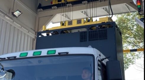 Pågående batteribyte hos tungt fordon i Kina. Foto: Logistikia.