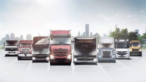 Anställda belönas med bonus efter framgångarna för Daimler Trucks under 2024. Foto: Daimler Trucks.