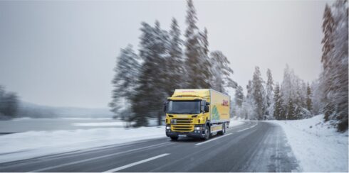 Det är stort fokus på elektrifiering av transporter, men IRU vill se att alla gröna transporter främjas inklusive hållbara förnybara bränslen. Foto: Biogaslastbil/DHL.