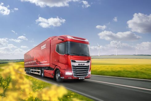 Man kan minska det ekologiska fotavtrycket även med B100. Foto: DAF Trucks.