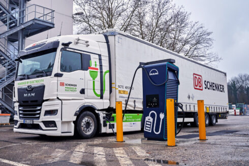    Första helelektriska lastbilen i testdrift hos MAN Inbound Logistics. Foto MAN.