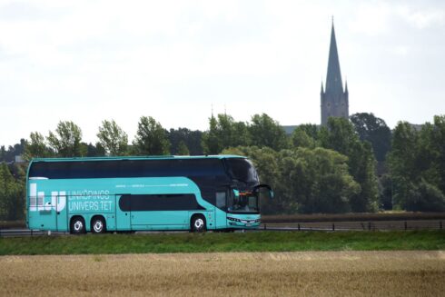 Olycksbussen hade nyligen godkänts vid en efterkontroll efter att ha åtgärdat glapp i styrled (bussen på bilden är inte olycksbussen). Foto: Linköpings universitet.
