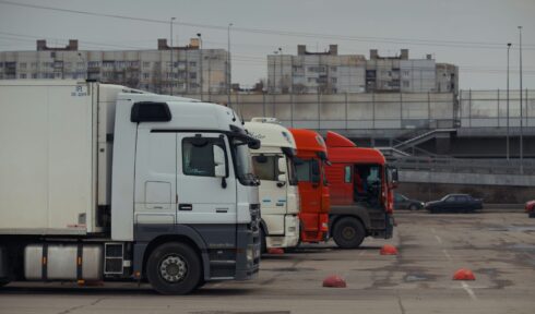 Den vanligaste orsaken till konkursen är de stigande kostnaderna för att driva ett åkeri i förhållande till vad man kan fakturera för transporterna. Foto: Konstantin Kitsenuik/Unsplash.