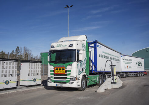  Trots starka erbjudanden från Scania och Volvo är andelen tunga fordon med el- och gasdrift inte framträdande. Foto: Arkivbild/Scania och LBC.