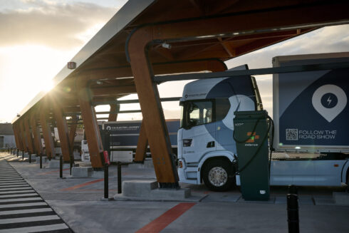 Laddbara fordon ökade medan alla övriga drivmedel minskade bland nyregistrerade fordon. Foto: Scania.