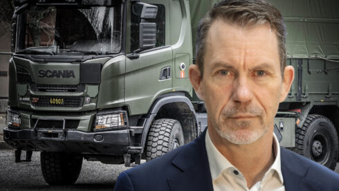 "Totalförsvaret byggs i verkstäder, på terminaler och bakom ratten på lastbilar varje dag", säger Per Geijer. Foto: Scania/Transportföretagen. Montage: Proffs.