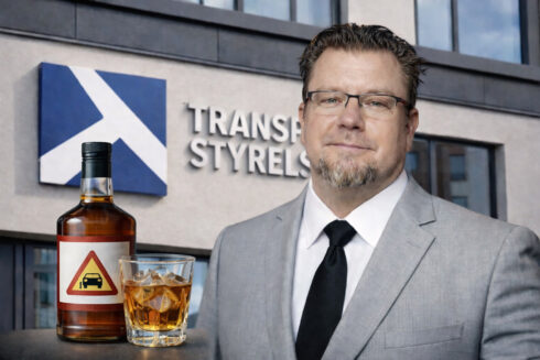 "Det är först när journalistiken tar vid som frågan blir omöjlig att ducka för", säger trafikjurist Henrik DA Broberg, Trafikjuristerna. Foto: Trafikjuristerna. Montage: Göran Rosengren/Proffs