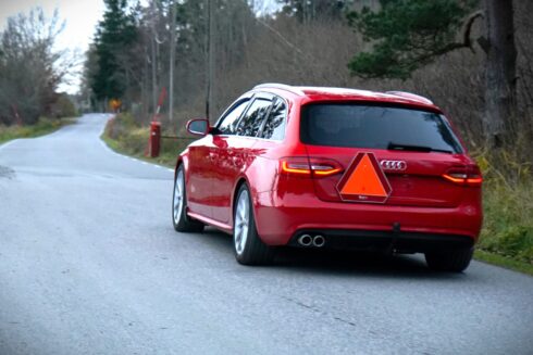 A-traktorförarna sticker ut med fler olyckor och trafikbrott och betydligt fler trafikförseelser både före och efter övergången till personbil. Foto: VTI.