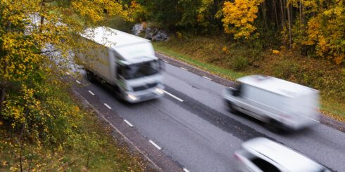  Ändringarna börjar gälla den 1 september 2026 och handlar bland annat om i vilka ämnen praktisk utbildning i en avancerad simulator får ske och vad ett intyg om genomförd fortbildning ska innehålla. Foto: DRIVA/Proffs arkiv.